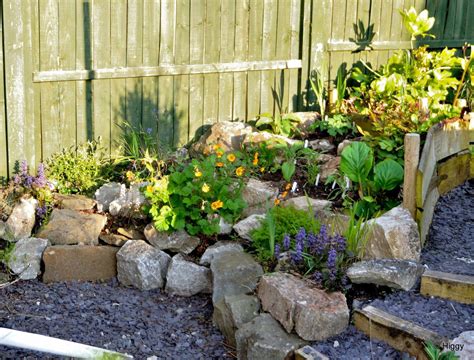 Rockery Designs For Small Gardens Image To U