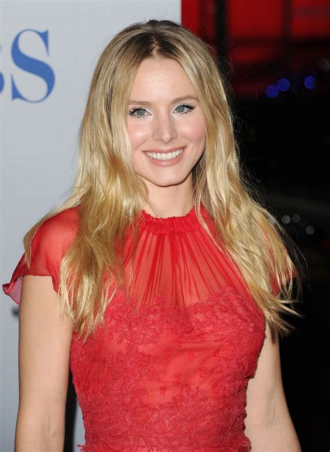 Kristen Bell Had A Sheer Red Dress On For The Peoples Choice Awards