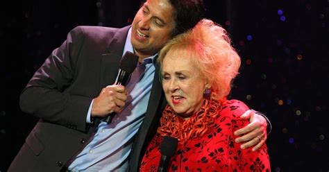 Doris Roberts Mom On Everybody Loves Raymond Dies At 90 Cbs Los