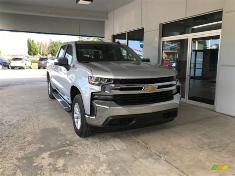 2019 Silver Ice Metallic Chevrolet Silverado 1500 Lt Z71 Crew Cab 4wd