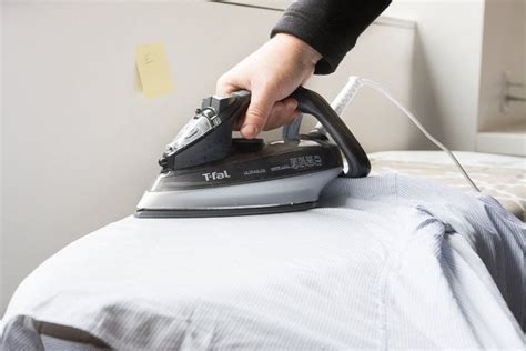 The Best Clothing Iron For 2021 Reviews By Wirecutter