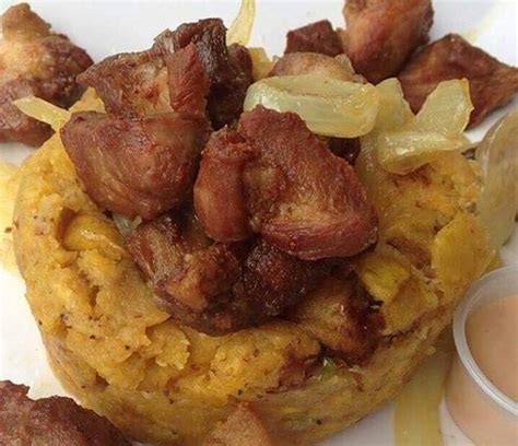 It is named after the traditional mexican cowboy horsemen, or charros.the dish is characterized by pinto beans stewed with onion, garlic, and bacon. Pin on Cultura Puertorriqueña