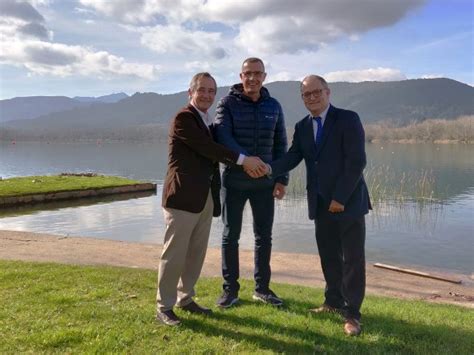 En este mismo año fui el primer latinoamericano en recibir entrenamiento personalizado por el dr. La Clínica Salus Infirmorum y el Club Natació Banyoles ...