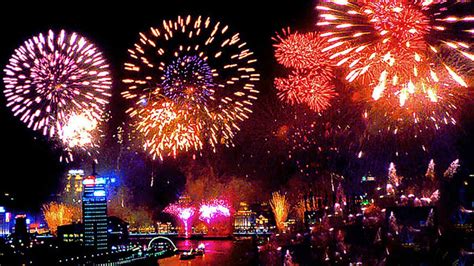 Amazing Fireworks Shows Across The World Qpt Youtube