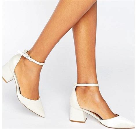 I modelli di scarpe da sposa proposti per il 2018 sono svariati e adatti al piede di ogni donna. Pin di Tatyana su SHOES (con immagini) | Scarpe da sposa ...