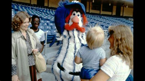 New York Yankees Mascot Dandy Bhe