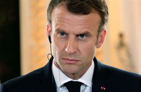 Macron was the first person in the history of the fifth republic to win the presidency without the backing of either the socialists or the gaullists, and he was france's youngest head of state since napoleon. Emmanuel Macron: Mitarbeiter soll Demonstrant geschlagen ...