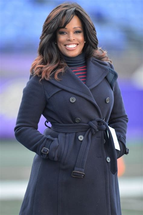Concussion Story Gets Real For Foxs Nfl Sideline Reporter Pam Oliver