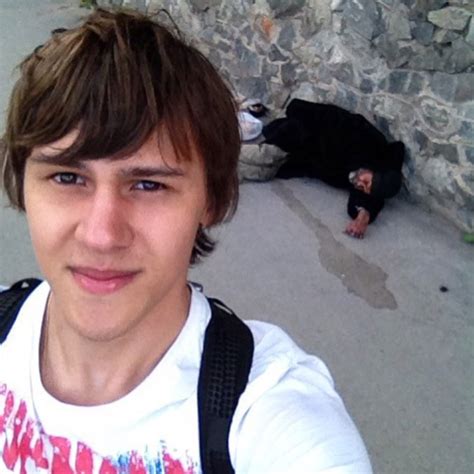 Selfies With Homeless People Is A New Repulsive Trend