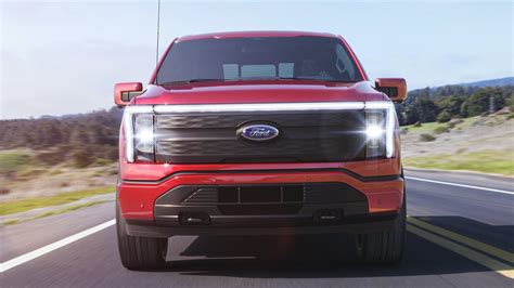 Max tow capacity & the latest interior technology. Tesla CEO Elon Musk Salutes Ford After 2022 F-150 Lightning Reveal