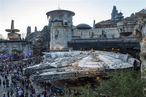 Star Wars Galaxys Edge Disneys Hollywood Studios