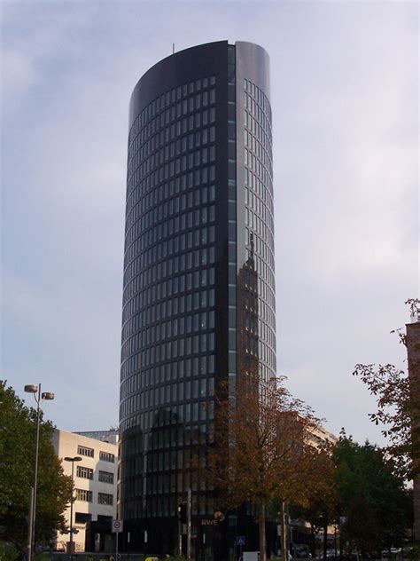 Rwe kämpft intensiv gegen die von der bundesregierung geplante brennelementesteuer und fordert eine. RWE Tower - The Skyscraper Center