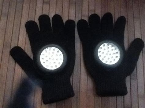 Basically, a pair of gloves with their fingers cut off at varying lengths. Inspired Momx1: Iron Man Wannabe..