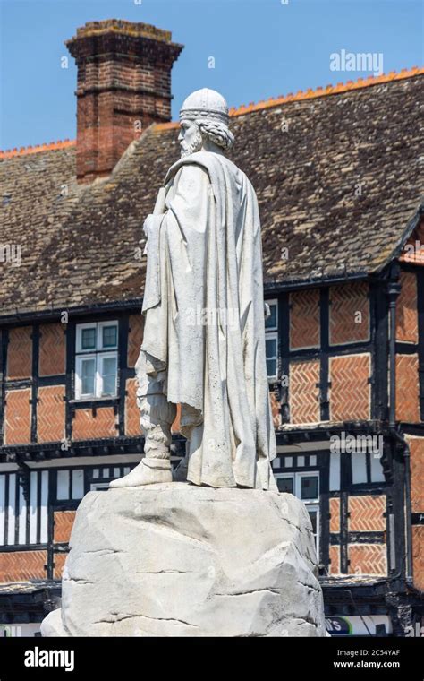 Statue Of King Alfred The Great In Market Square Wantage Oxfordshire