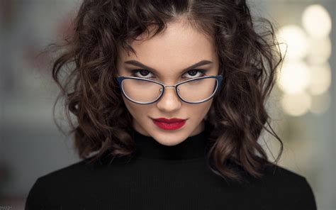 Portrait One Person Body Part Young Women Women Hair Beautiful Woman Lipstick Glasses