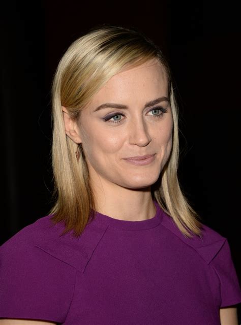 beautiful photos of orange is the new black star taylor schilling boomsbeat