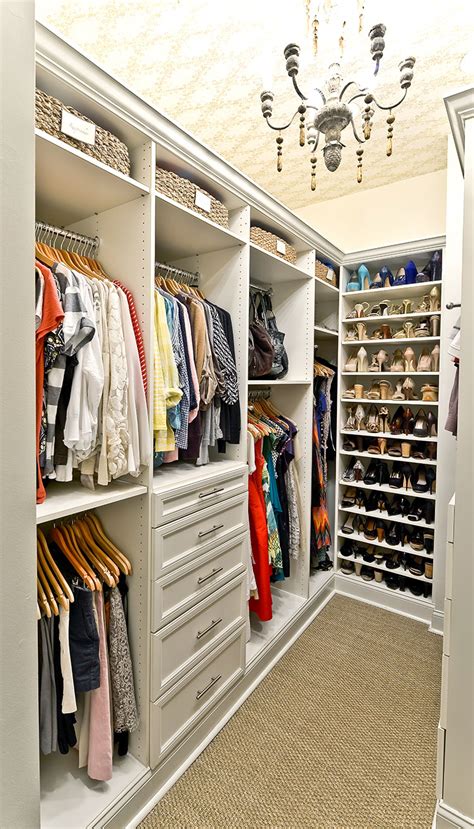 Walk In Closet Designs For A Master Bedroom