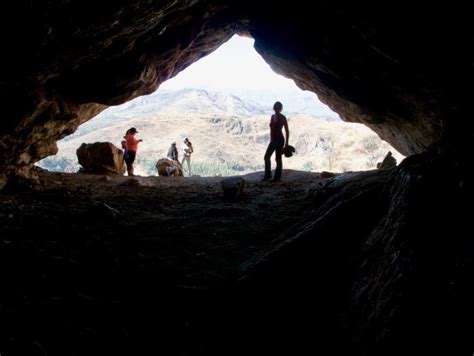 Cueva Del Guitarrero Cuevas Y Tragaderos De Perú Y Bolivia