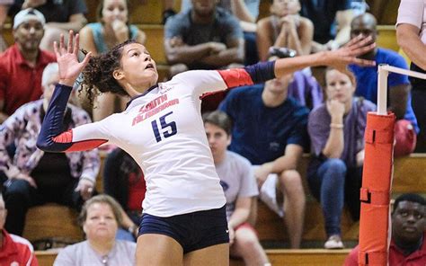 south alabama volleyball picks up pair of 3 1 victories in first day of hampton inn bama bash