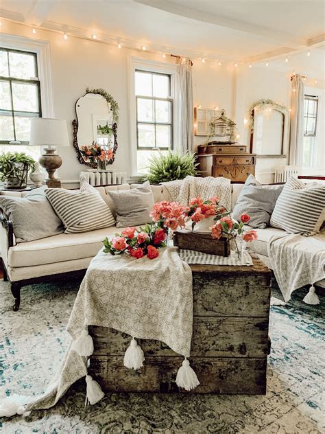 Vintage Cozy Farmhouse Living Room With Fresh Roses Antiques Vintage