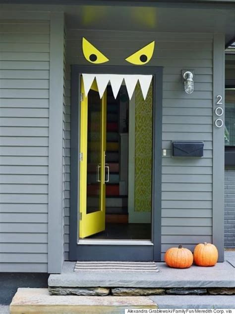 9 Easy Diy Halloween Door Decorations For This Month Huffpost Canada