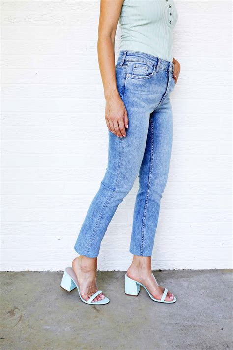 an-easy-way-to-hem-your-jeans-a-beautiful-mess