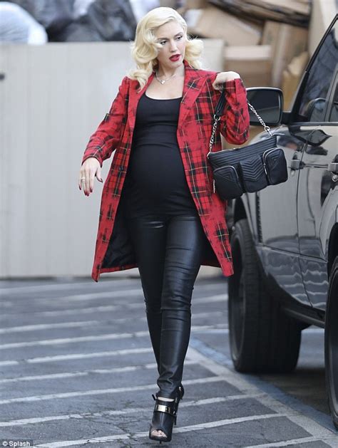 Gwen Stefani Pregnant With Blake Sheltons Baby Girl Fashion Style Trends