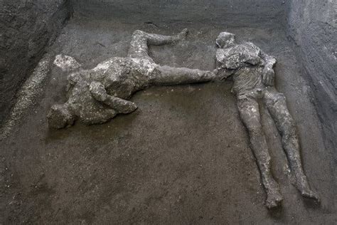 remains of two killed in vesuvius eruption are discovered at pompeii the new york times