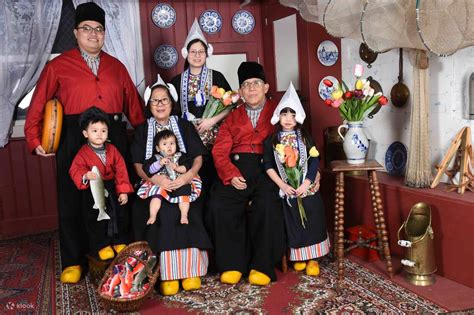 Traditional Dutch Costume Photoshoot Experience In Amsterdam Klook