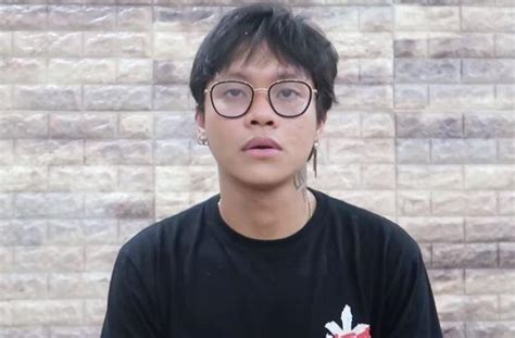 Video Telanjang Dada Dengan Listy Chan Viral Ericko Lim Buka Suara