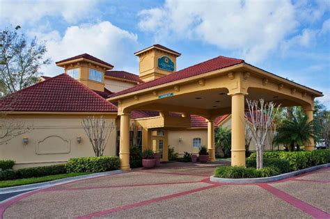 La Quinta Inn And Suites By Wyndham Usf Near Busch Gardens Hotel Tampa