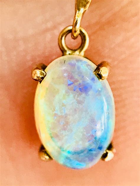 Vintage 9ct Yellow Gold Opal Necklace