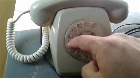 Telefono Antiguo A Disco Asi Se Marcaba Antes Para Realizar Una Llamada