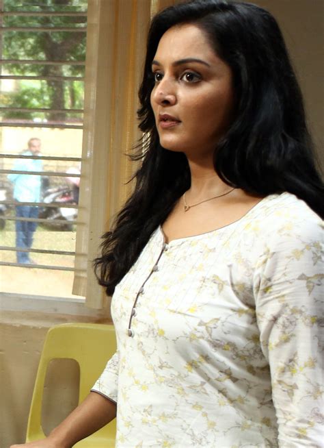 Manju Warrier Hot Navel New Hd Pictures In Short Clothes