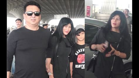 Sajid Nadiadwala With Wife Wardha Khan At Mumbai Airport Youtube