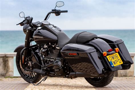 Test: 2019 Harley-Davidson Touring (Road King/Glide ...