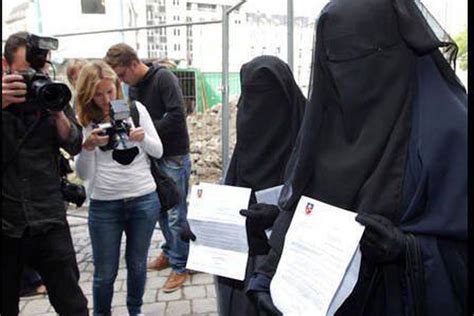 La Loi Interdisant La Burqa L Preuve De La Cour Constitutionnelle