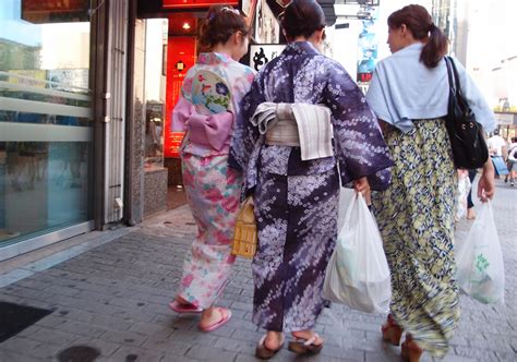 Easy Tips For Wearing A Yukata Savvy Tokyo