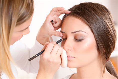 Secrets Makeup Artists Wish They Could Tell You Readers