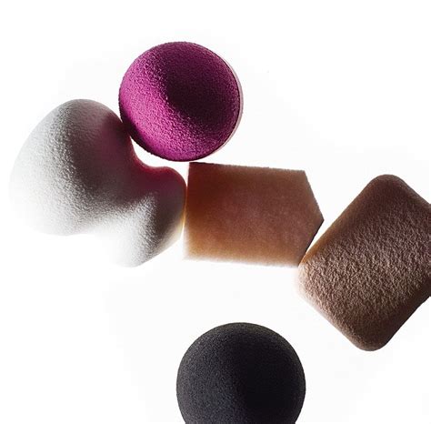 5 Foundation Sponges For Perfectly Smooth Application Female