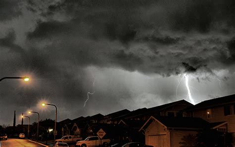 Storm Brings Lightning And Flooding To Oahu Overnight Honolulu Star