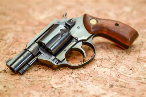 Snub Nose Revolvers Everything You Need To Know Aga