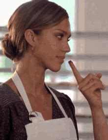 Jessica Alba Sucking GIF Jessica Alba Sucking Finger odkrywaj i udostępniaj GIF y