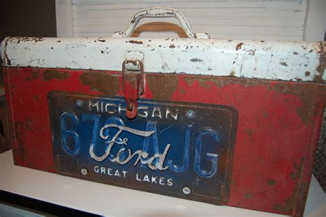 Rusty Metal Tool Box For The Ford Rat Rod From Vintique Venue
