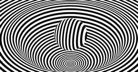 Something Very Strange Happens When You Look At This Optical Illusion