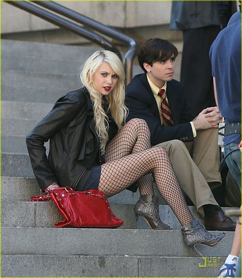 Taylor Momsen Is Fishnet Fierce Photo 2215341 Gossip Girl Taylor