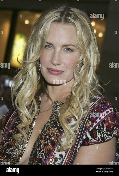 daryll hannah arrives at the 2005 world music awards at the kodak theatre on august 31 2005 in