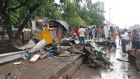 Mumbai One Killed Two Injured After Truck Rams Into 4 Vehicles Near