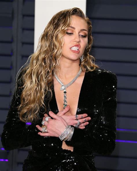 Miley Cyrus Sexy 45 Photos Thefappening