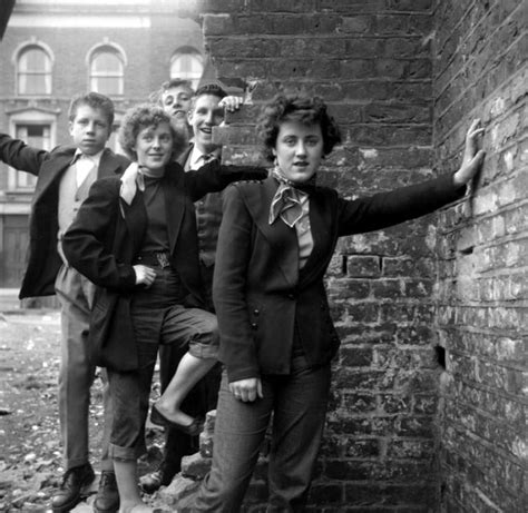 Ken Russell Et Ses Teddy Girls Lense